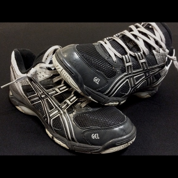 *Gently Worn* $40 - ASICS Gel Shoes : 11 - Picture 1 of 7